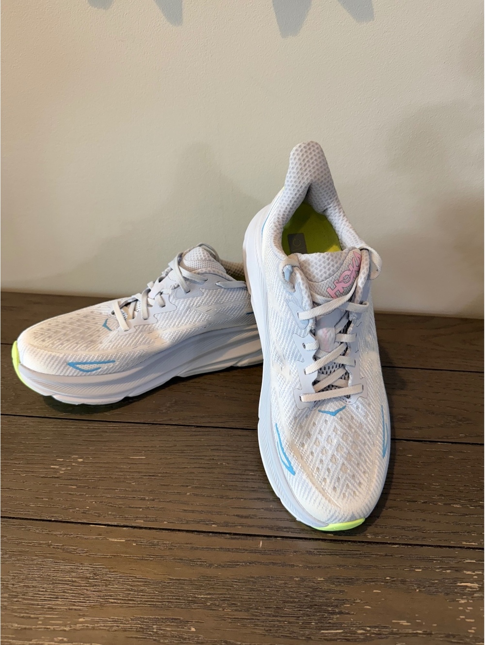 Hoka One One Clifton 9 Running Shoes Women’s Size 10.5